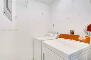 1051 NE 204th Ln, Miami, FL 33179 - Photo 29