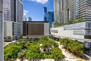 31 SE 6th St, Miami, FL 33131 - Photo 23