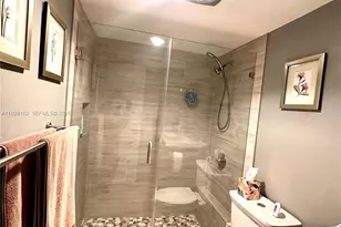 8990 S Hollybrook Blvd, Pembroke Pines, FL 33025 - Photo 25