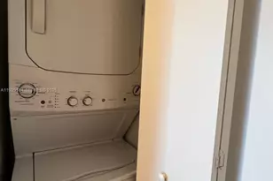 55 SW 9th St, Miami, FL 33130 - Photo 15