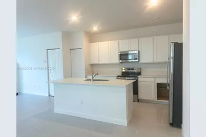 393 SE Crossoak Ln, Port Saint Lucie, FL 34984 - Photo 3