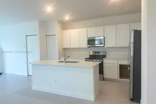 393 SE Crossoak Ln, Port Saint Lucie, FL 34984 - Photo 3