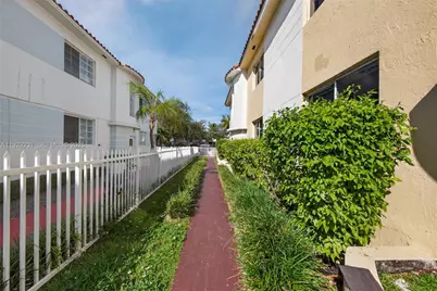 1220 Marseille Dr #5, Miami Beach, FL 33141 - Photo 7