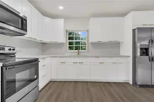 261 NW 144th St, Miami, FL 33168 - Photo 3