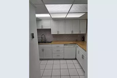 10000 NW 80th Ct #2430, Hialeah Gardens, FL 33016 - Photo 3