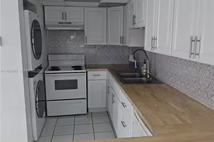 10000 NW 80th Ct, Hialeah Gardens, FL 33016 - Photo 5