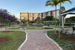 1100 St Charles Pl, Pembroke Pines, FL 33026 - Photo 33