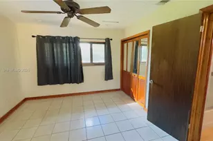 18350 SW 214th St, Miami, FL 33187 - Photo 5