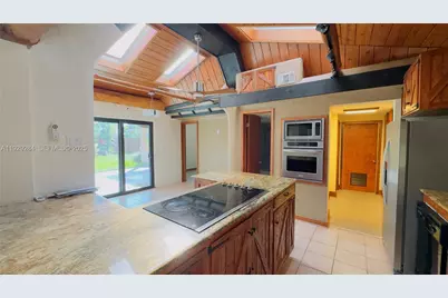 18350 SW 214th St, Miami, FL 33187 - Photo 3