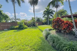 18350 SW 214th St, Miami, FL 33187 - Photo 21