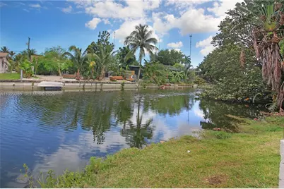 3813 S Lake Ter, Miramar, FL 33023 - Photo 3