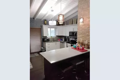 911 W Country Club Cir, Plantation, FL 33317 - Photo 11