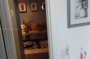 911 W Country Club Cir, Plantation, FL 33317 - Photo 13