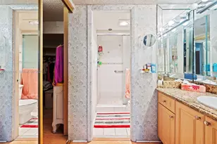 900 St Charles Pl, Pembroke Pines, FL 33026 - Photo 21