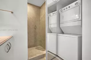 60 SW 13th St, Miami, FL 33130 - Photo 25