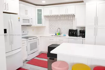 8781 Johnson St, Pembroke Pines, FL 33024 - Photo 27