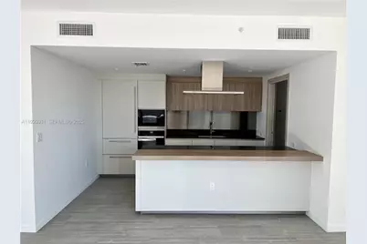 1000 Brickell Plz #4009, Miami, FL 33131 - Photo 9