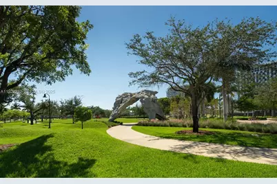 8005 Lake Dr #207, Doral, FL 33166 - Photo 17