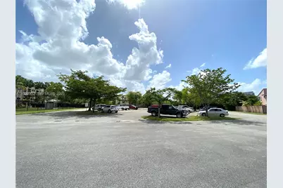 8005 Lake Dr #207, Doral, FL 33166 - Photo 15