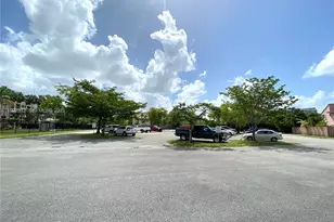 8005 Lake Dr, Doral, FL 33166 - Photo 15