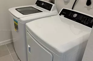 724 SE 13th St Cir, Homestead, FL 33034 - Photo 13