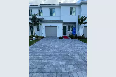 724 SE 13th St Cir #., Homestead, FL 33034 - Photo 3