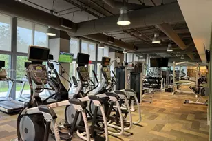 16385 Biscayne Blvd, North Miami Beach, FL 33160 - Photo 11