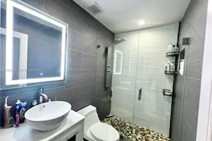 1430 W 42nd St, Hialeah, FL 33012 - Photo 11