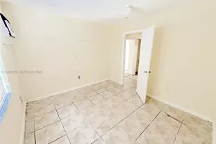 236 E 14th St, Hialeah, FL 33010 - Photo 15