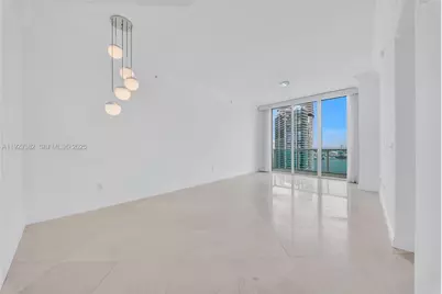 31 SE 5th St #4314, Miami, FL 33131 - Photo 3