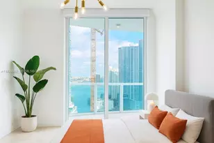 31 SE 5th St, Miami, FL 33131 - Photo 13