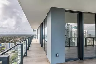 88 SW 7th St, Miami, FL 33130 - Photo 3