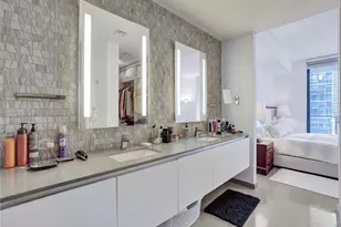 88 SW 7th St, Miami, FL 33130 - Photo 15