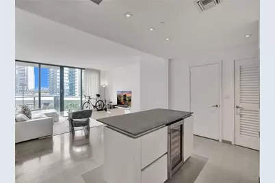 88 SW 7th St #907, Miami, FL 33130 - Photo 5