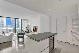 88 SW 7th St, Miami, FL 33130 - Photo 5