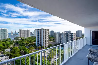 2851 NE 183rd St #2211 E, Aventura, FL 33160 - Photo 5