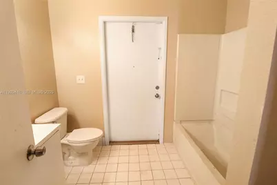 2725 NW 3rd St, Pompano Beach, FL 33069 - Photo 15