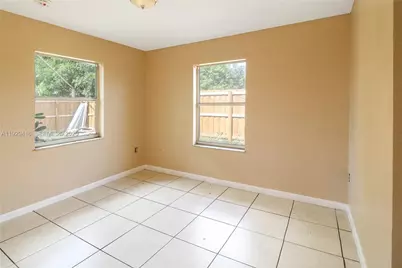 2725 NW 3rd St, Pompano Beach, FL 33069 - Photo 17