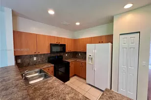 8208 SW 29th St, Miramar, FL 33025 - Photo 5