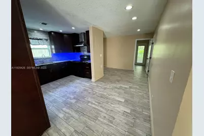 7915 SW 7th Pl, North Lauderdale, FL 33068 - Photo 3