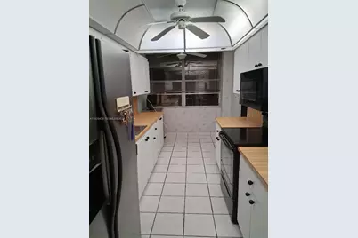 1100 St Charles Pl #719, Pembroke Pines, FL 33026 - Photo 7