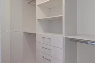 2555 Collins Ave, Miami Beach, FL 33140 - Photo 11