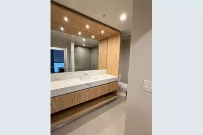 11 NE 6th #1905, Miami, FL 33132 - Photo 15