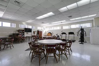 815 SW 10th Ter #3V, Hallandale Beach, FL 33009 - Photo 23