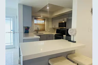 1987 NE 123rd St, North Miami, FL 33181 - Photo 5