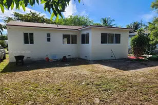 815 NE 134th St, North Miami, FL 33161 - Photo 13