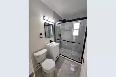 815 NE 134th St, North Miami, FL 33161 - Photo 11