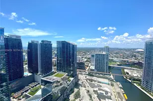 68 SE 6th St, Miami, FL 33131 - Photo 11