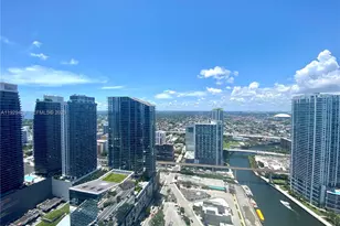 68 SE 6th St, Miami, FL 33131 - Photo 13