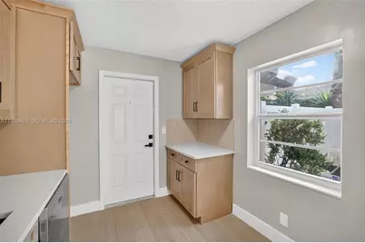 1015 NE 17th Ct, Fort Lauderdale, FL 33305 - Photo 9